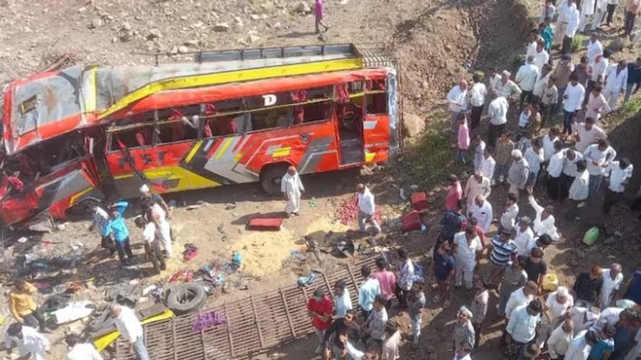 Bus accident on Balotra Jodhpur road Bus accident on Balotra Jodhpur road