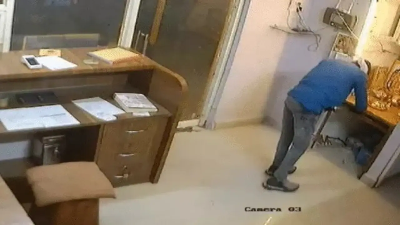 MP Rajgarh petrol pump theft MP Rajgarh petrol pump theft