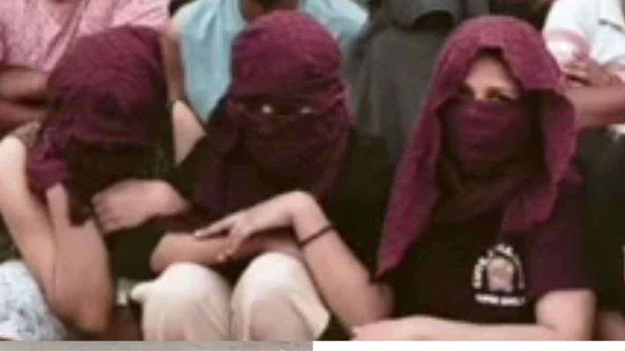 Udaipur Police racket busted Udaipur Police racket busted