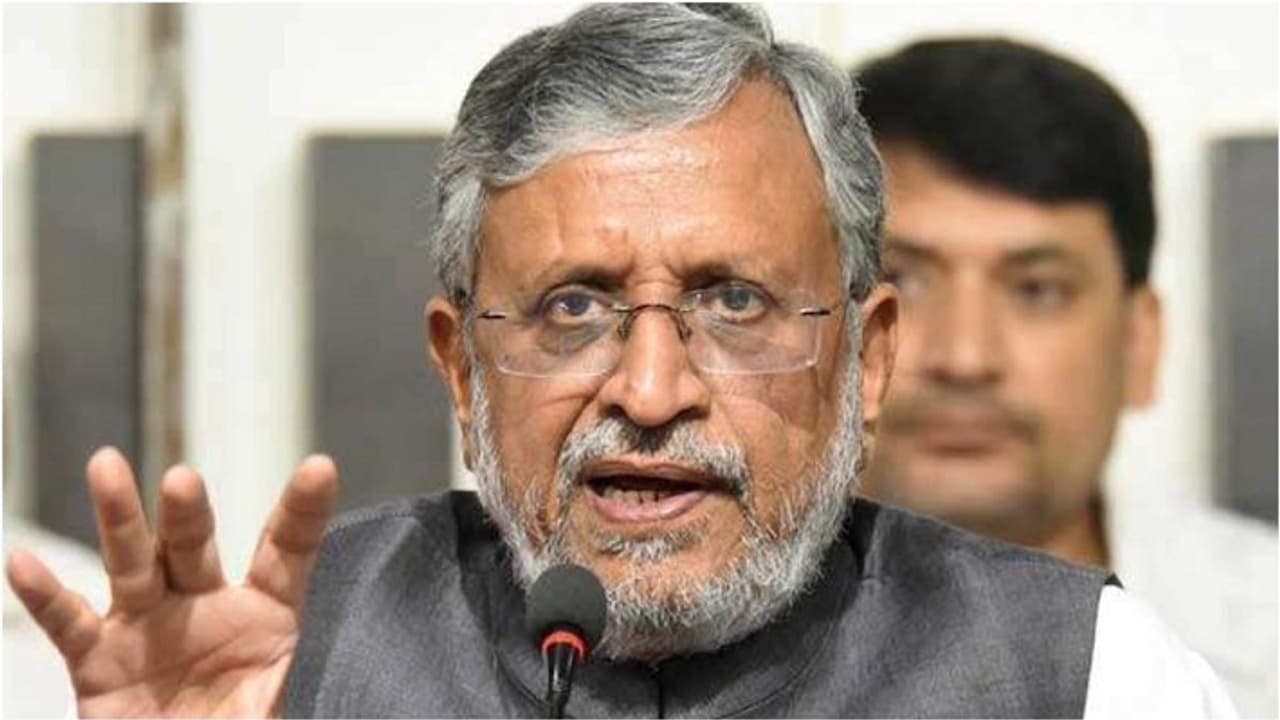 बिहार के पूर्व उप मुख्यमंत्री और राज्यसभा सांसद सुशील कुमार मोदी ने इस बयान को लेकर निशाना साधा है