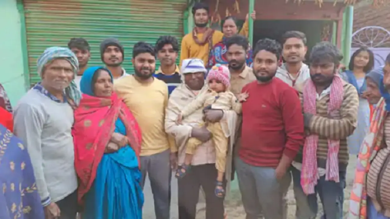 23 साल पहले कर्ज से परेशान होकर घर से भाग गया शख्स अचानक वापस लौट आया 23 साल पहले कर्ज से परेशान होकर घर से भाग गया शख्स अचानक वापस लौट आया