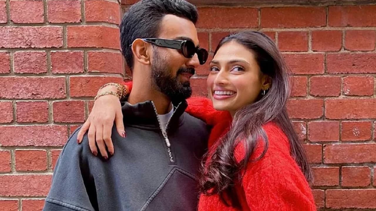 suniel shetty deny reports of receiving expensive gifts for kl rahul and athiya shett suniel shetty deny reports of receiving expensive gifts for kl rahul and athiya shett