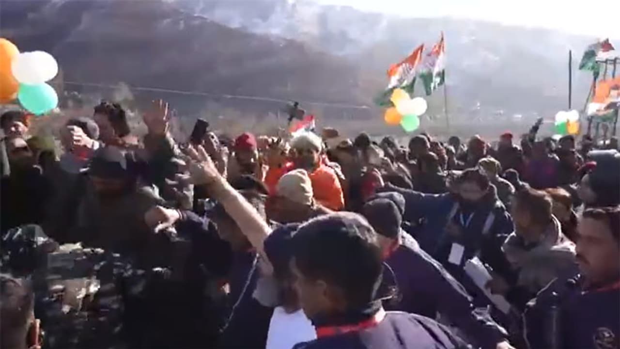 rahul gandhi security breach