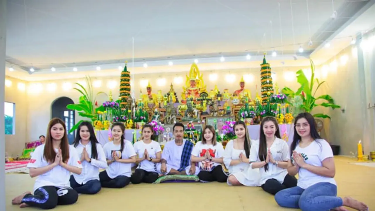 Nattapong chablem man with 8 wives