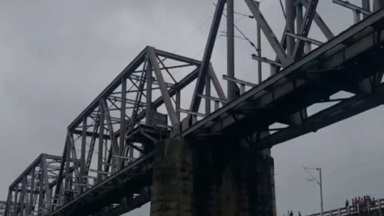 railway bridge railway bridge