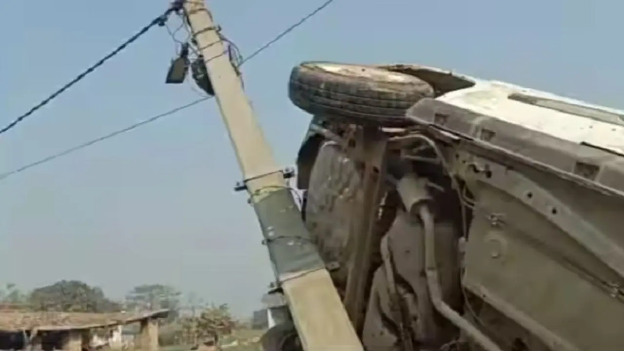 motihari news car climbed on electric pole groom pulled out by breaking glass motihari news car climbed on electric pole groom pulled out by breaking glass
