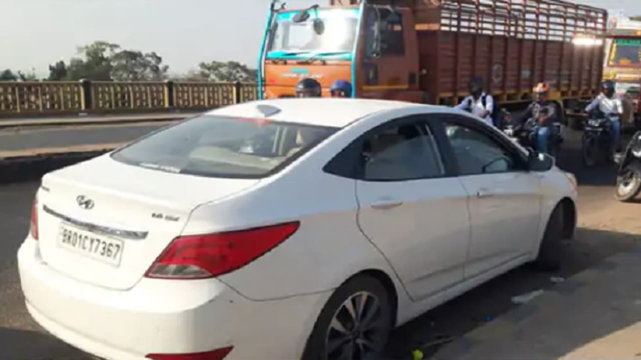 Missing Dr. Sanjay Kumar seen on Gandhi Setu in CCTV footage Missing Dr. Sanjay Kumar seen on Gandhi Setu in CCTV footage