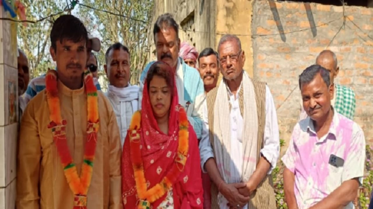 girlfriend chased lover and marry him girlfriend chased lover and marry him