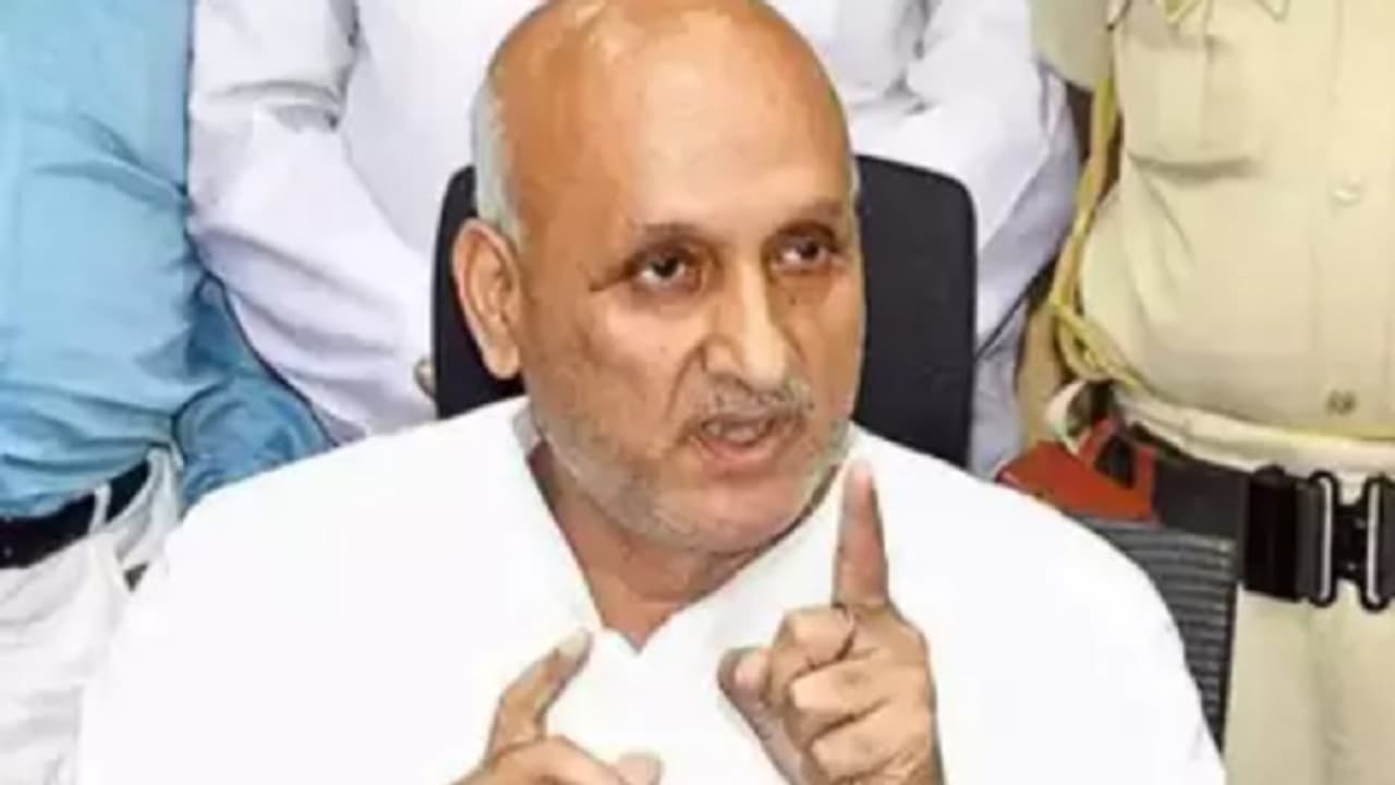 Education Minister Chandrashekhar Education Minister Chandrashekhar