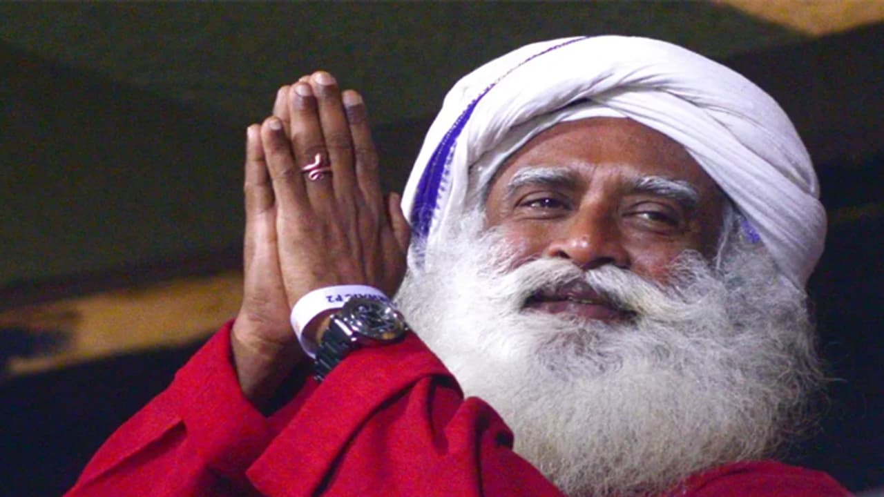sadhguru Jaggi Vasudev came to support Chennai super kings sadhguru Jaggi Vasudev came to support Chennai super kings
