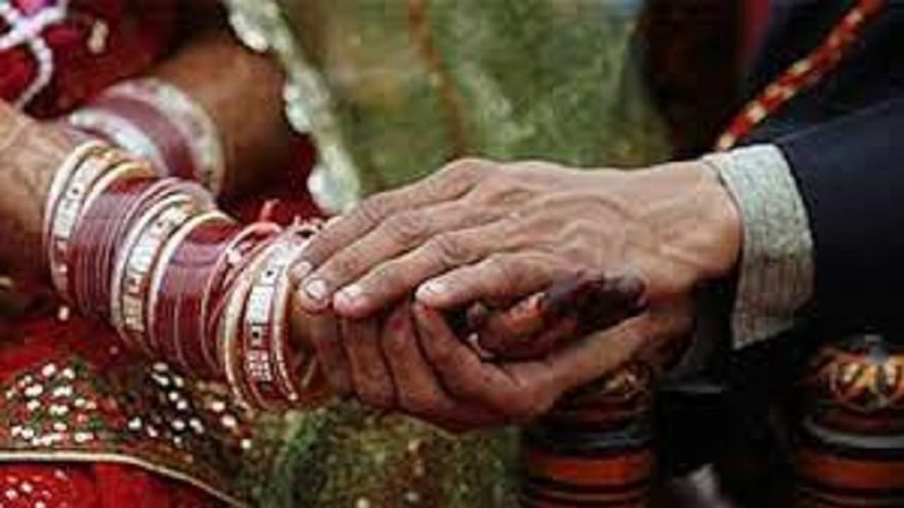 young man arrested by police for allegedly duping women on matrimonial sites