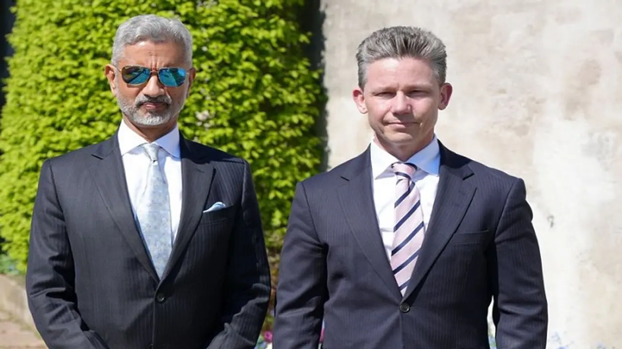 S Jaishankar pic in goggles