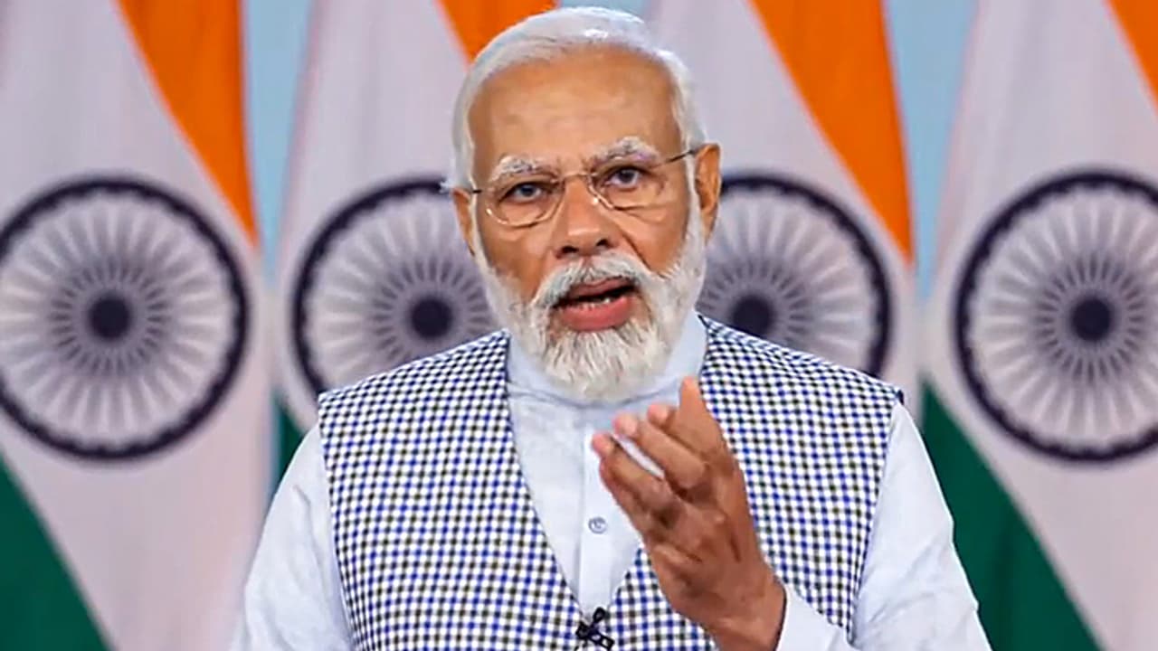 PM Modi distributed job certificate via video confrencing