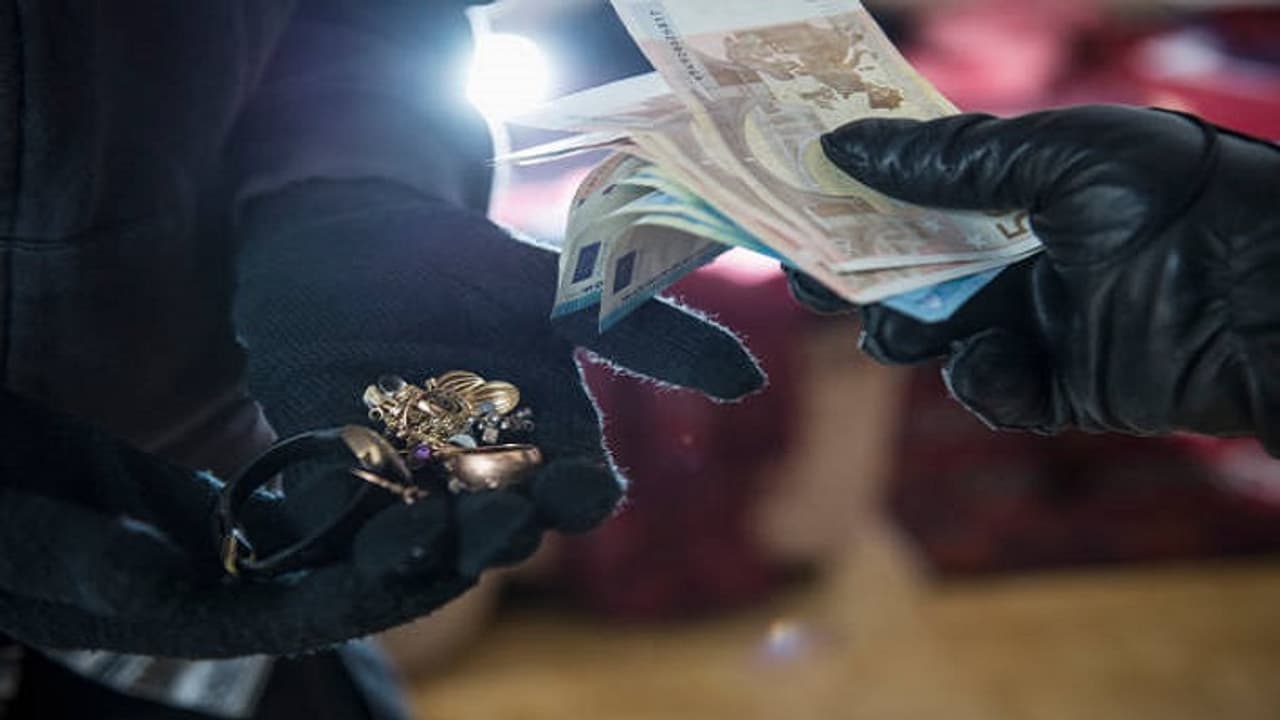 looted in jwellery shop looted in jwellery shop