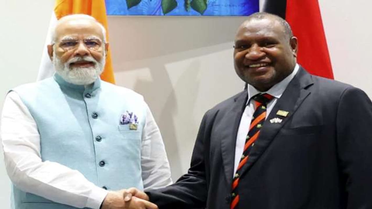 Papua New Guinea pm meets pm modi Papua New Guinea pm meets pm modi