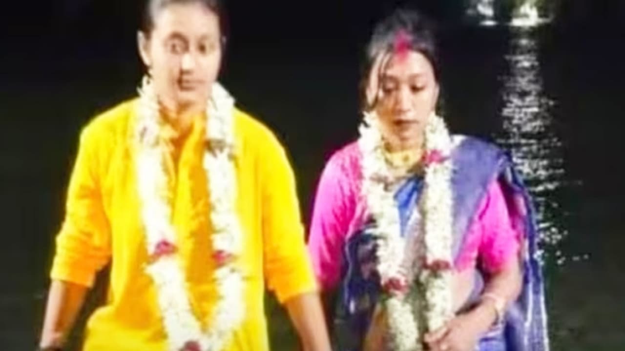 lesbian love story lesbian love story