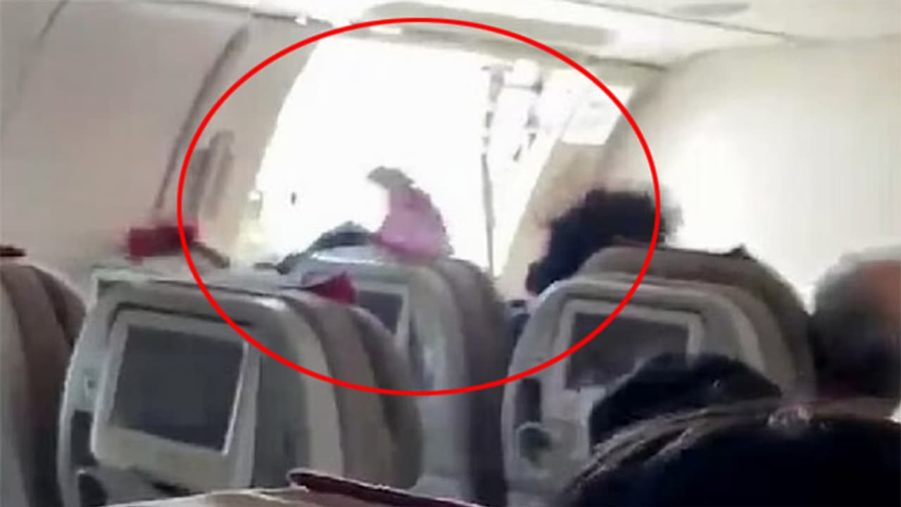 man opens emergency gate of flight mid air man opens emergency gate of flight mid air