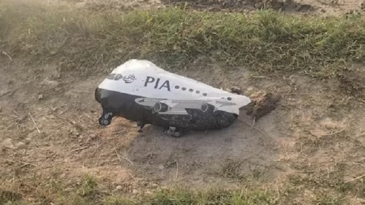 Pakistani aircraft shaped balloon