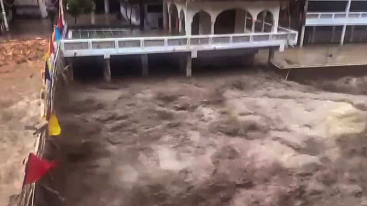 Live Weather Monsoon Updates heavy rain flood water overflow in himachal pradesh uttrakhand delhi punjab Live Weather Monsoon Updates heavy rain flood water overflow in himachal pradesh uttrakhand delhi punjab