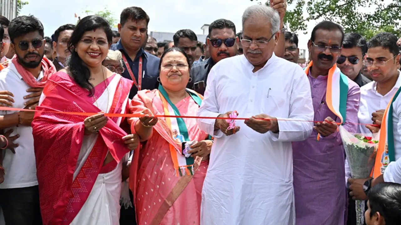 Bhupesh Baghel at statue unveiling ceremony of Bindeshwari Devi Baghel Park Bhupesh Baghel at statue unveiling ceremony of Bindeshwari Devi Baghel Park