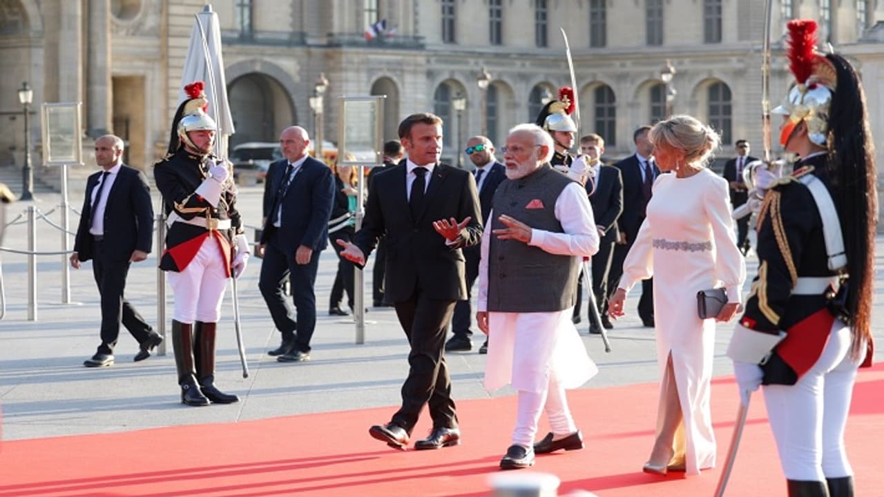 PM Modi in Louvre museum