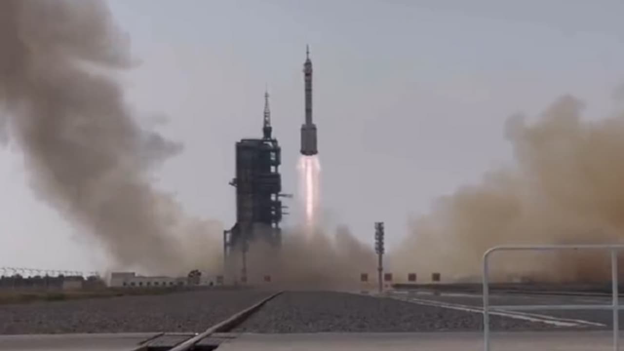 Shenzhou 16 manned spaceship