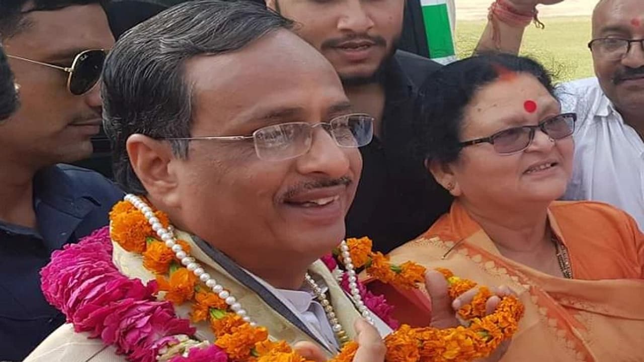 Dr Dinesh Sharma