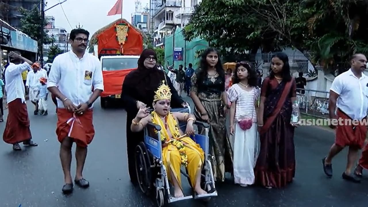 Muslim mother dressed son like Krishna 