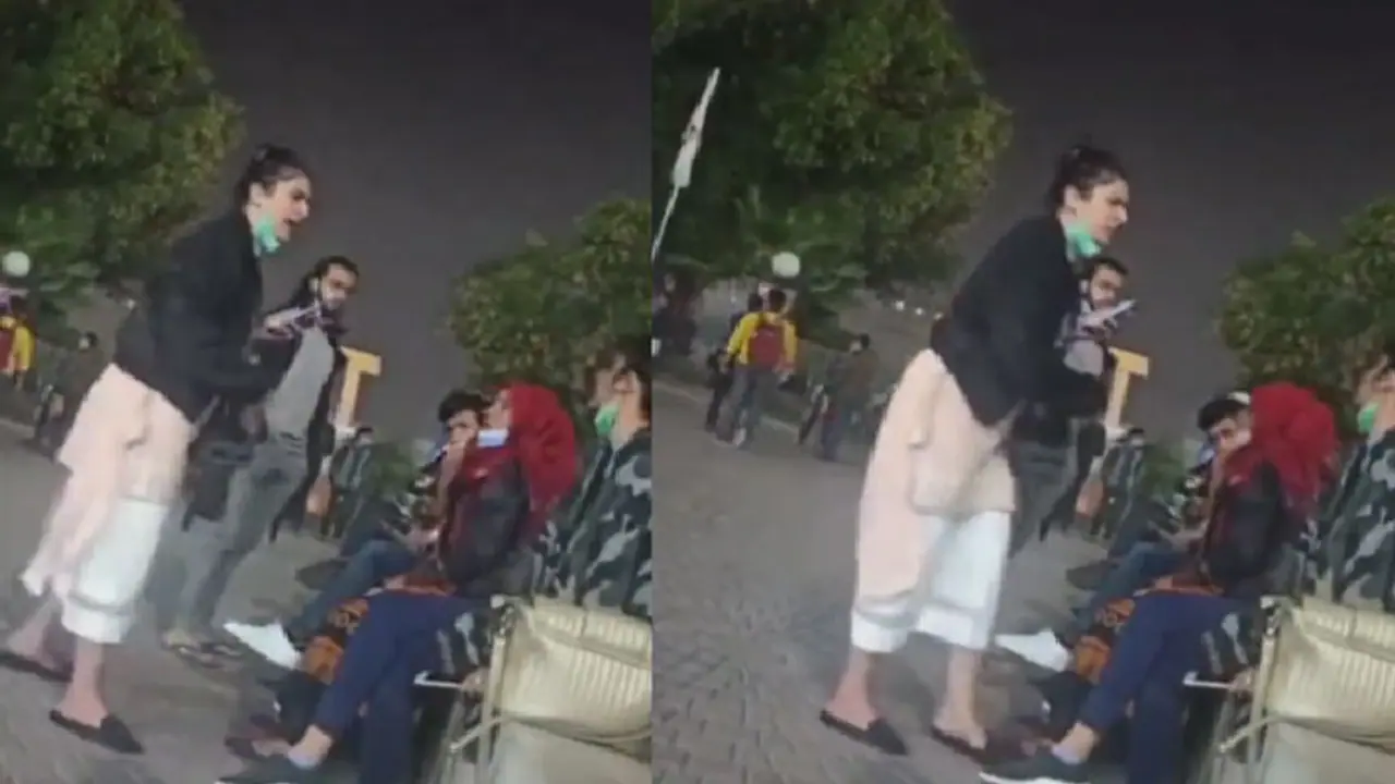 Pakistani Girl Slaps Another Girl Pakistani Girl Slaps Another Girl