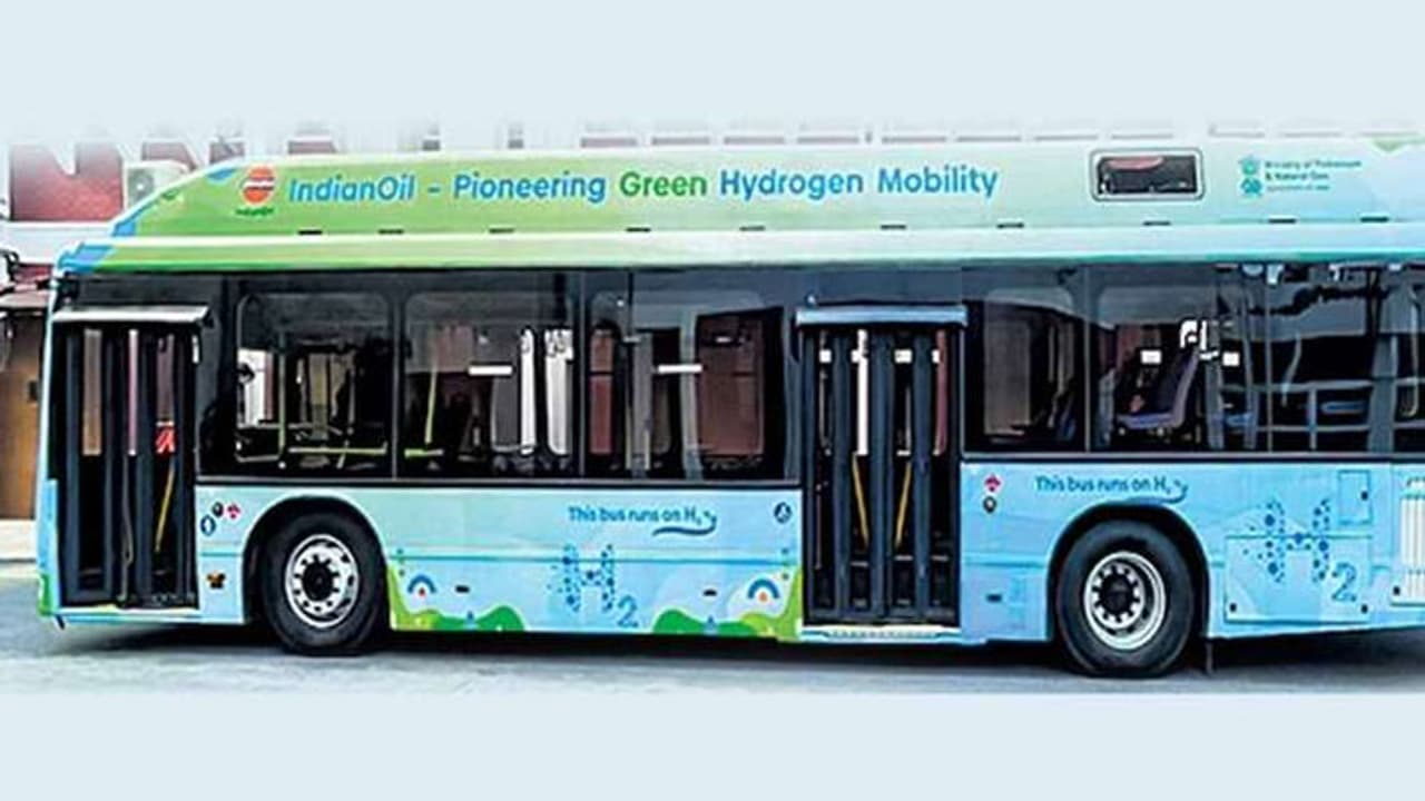 Hydrogen Fuel Cell Bus Hydrogen Fuel Cell Bus