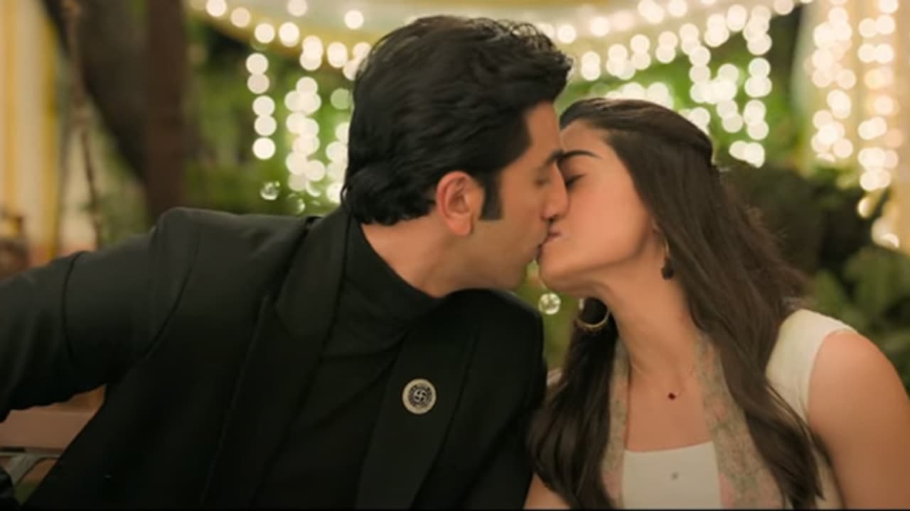 Hua Mai Ranbir Kapoor Rashmika Mandanna Kiss Hua Mai Ranbir Kapoor Rashmika Mandanna Kiss