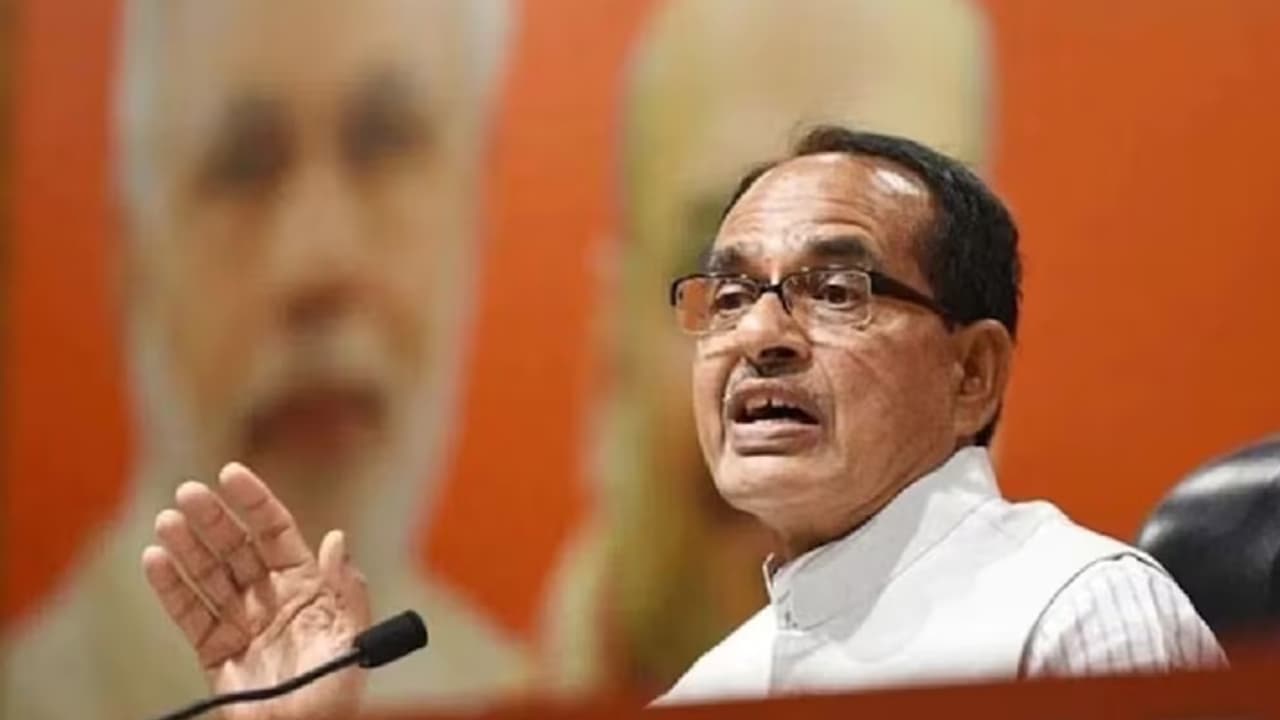 shivraj singh chouhan question priyanka gandhi at mandla shivraj singh chouhan question priyanka gandhi at mandla