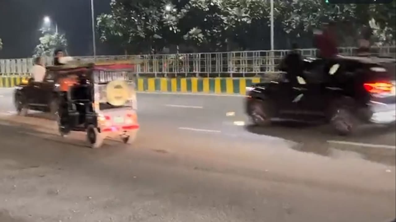 Noida Viral Video Noida Viral Video