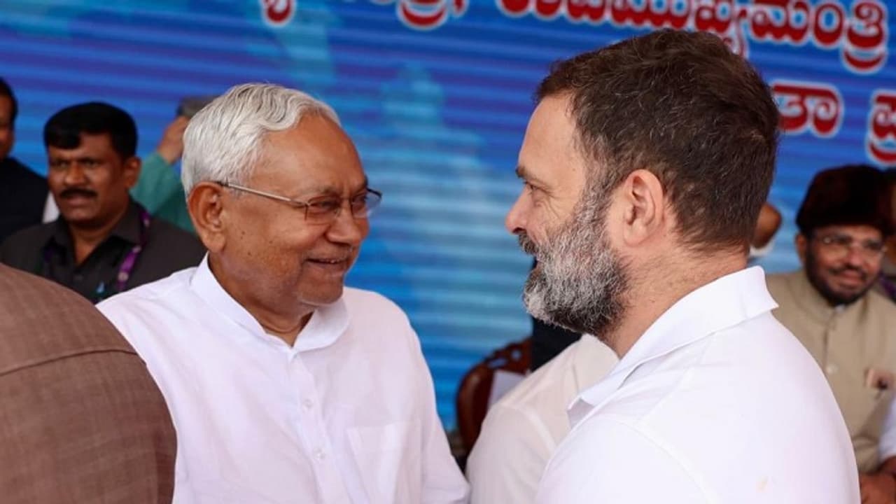 Rahul Gandhi with Nitish kumar Rahul Gandhi with Nitish kumar