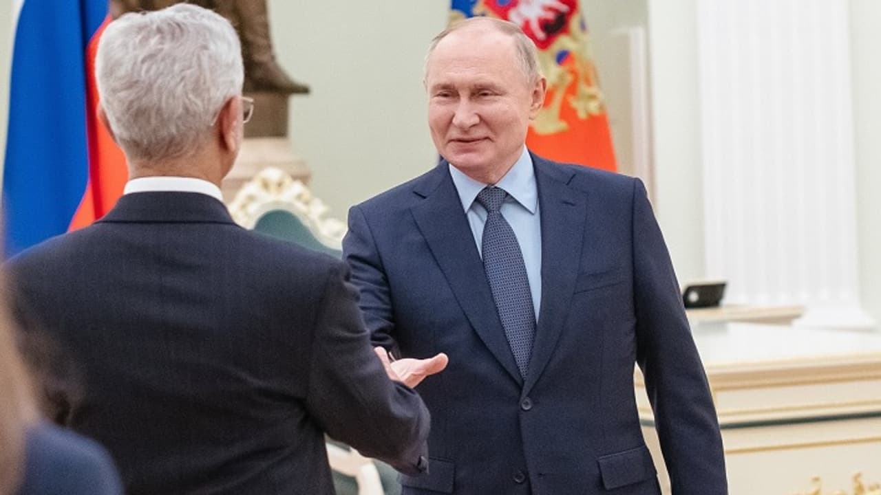 S Jaishankar met Vladimir Putin