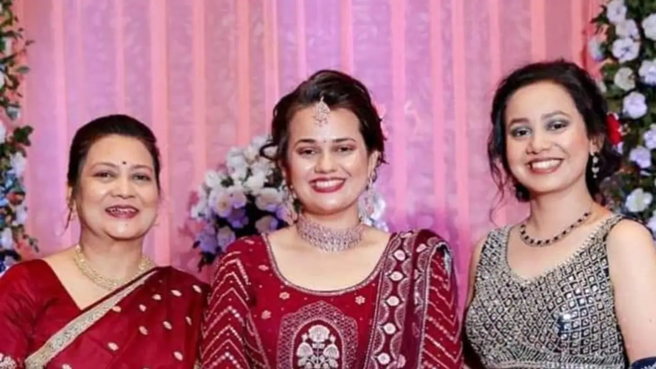 ias tina dabi riya dabi and mother himani dabi ias tina dabi riya dabi and mother himani dabi