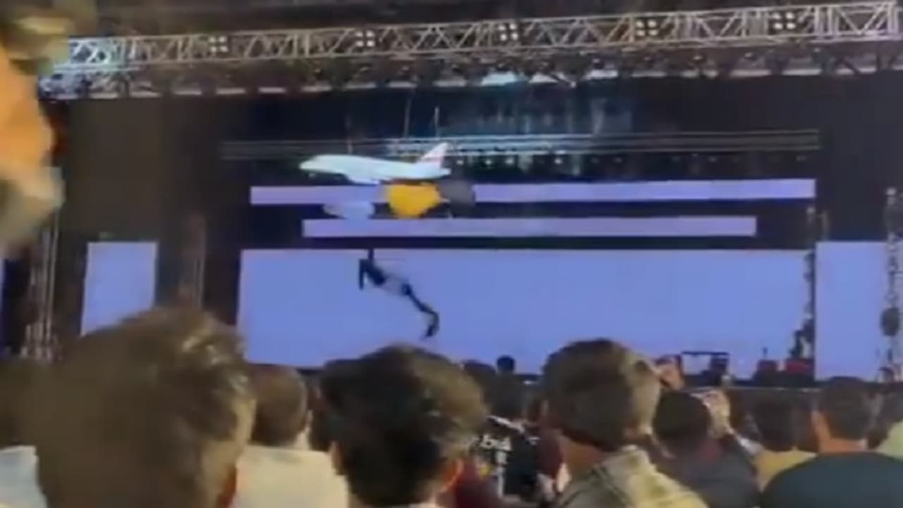 CEO dies in freak iron cage accident CEO dies in freak iron cage accident