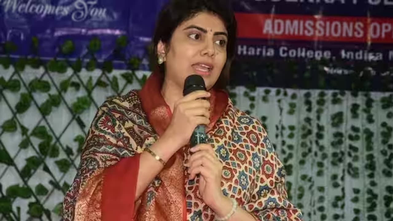 Rivaba Jadeja response on Ravindra Jadeja father acquisition Rivaba Jadeja response on Ravindra Jadeja father acquisition