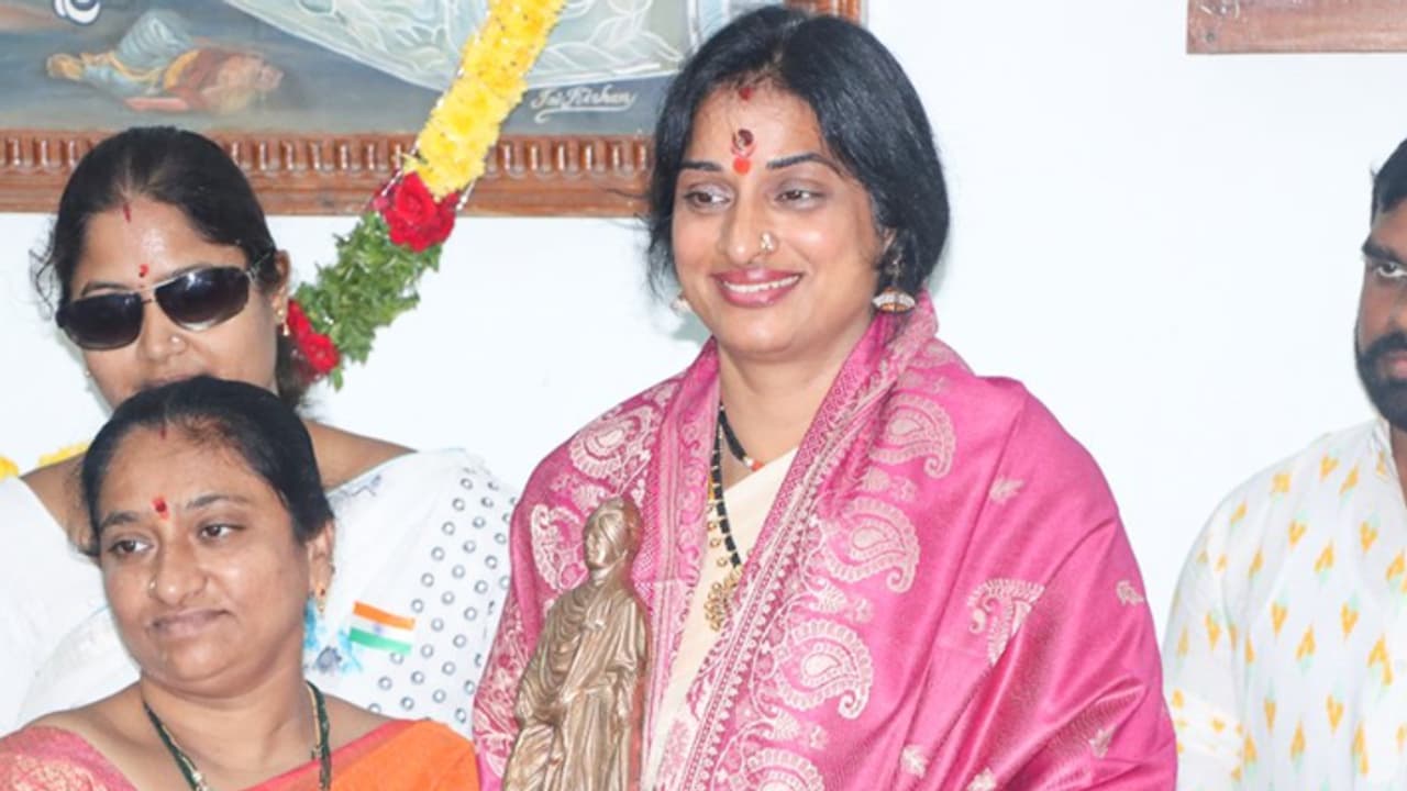 Kompella Madhavi Latha