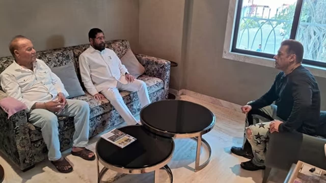 Salman Khan With Maharashtra CM Eknath Shinde Salman Khan With Maharashtra CM Eknath Shinde