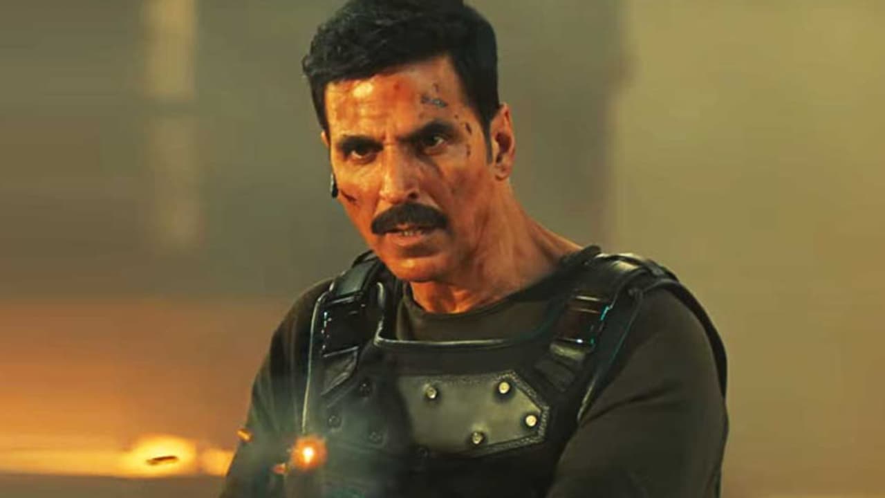 Bade Miyan Chote Miyan Collection Day 11