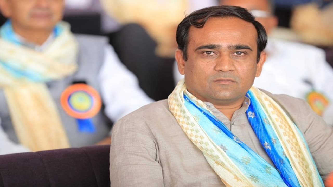 Nilesh Kumbhani Nilesh Kumbhani