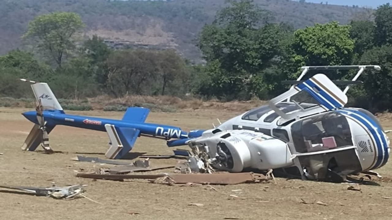 Private Helicopter Crashes in Maharashtra Private Helicopter Crashes in Maharashtra