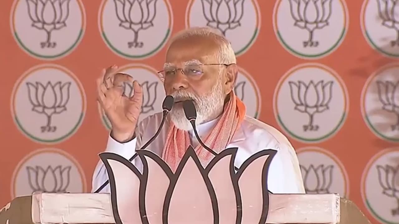 Narendra Modi in Pratapgarh Narendra Modi in Pratapgarh