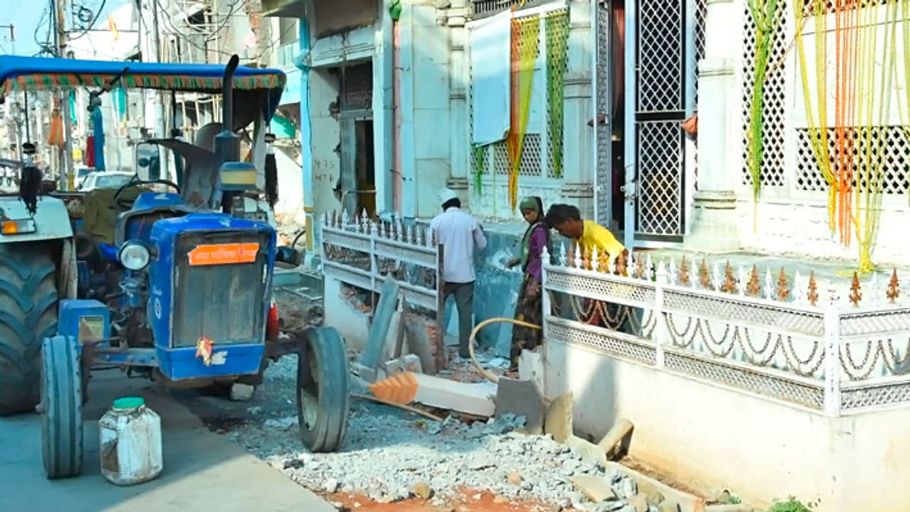 Ujjain news citizens removed 18 religious places with mutual consent Ujjain news citizens removed 18 religious places with mutual consent