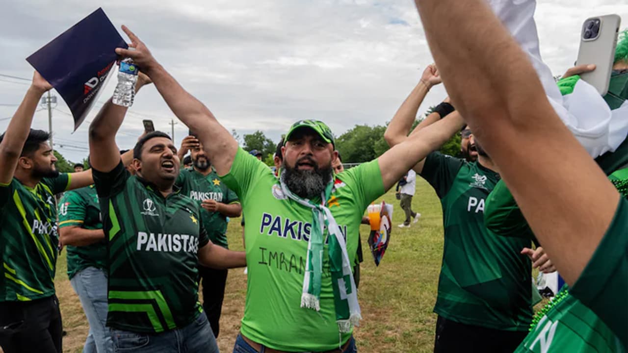 Pakistan fan sold his tractor to buy ticket of ind vs pak