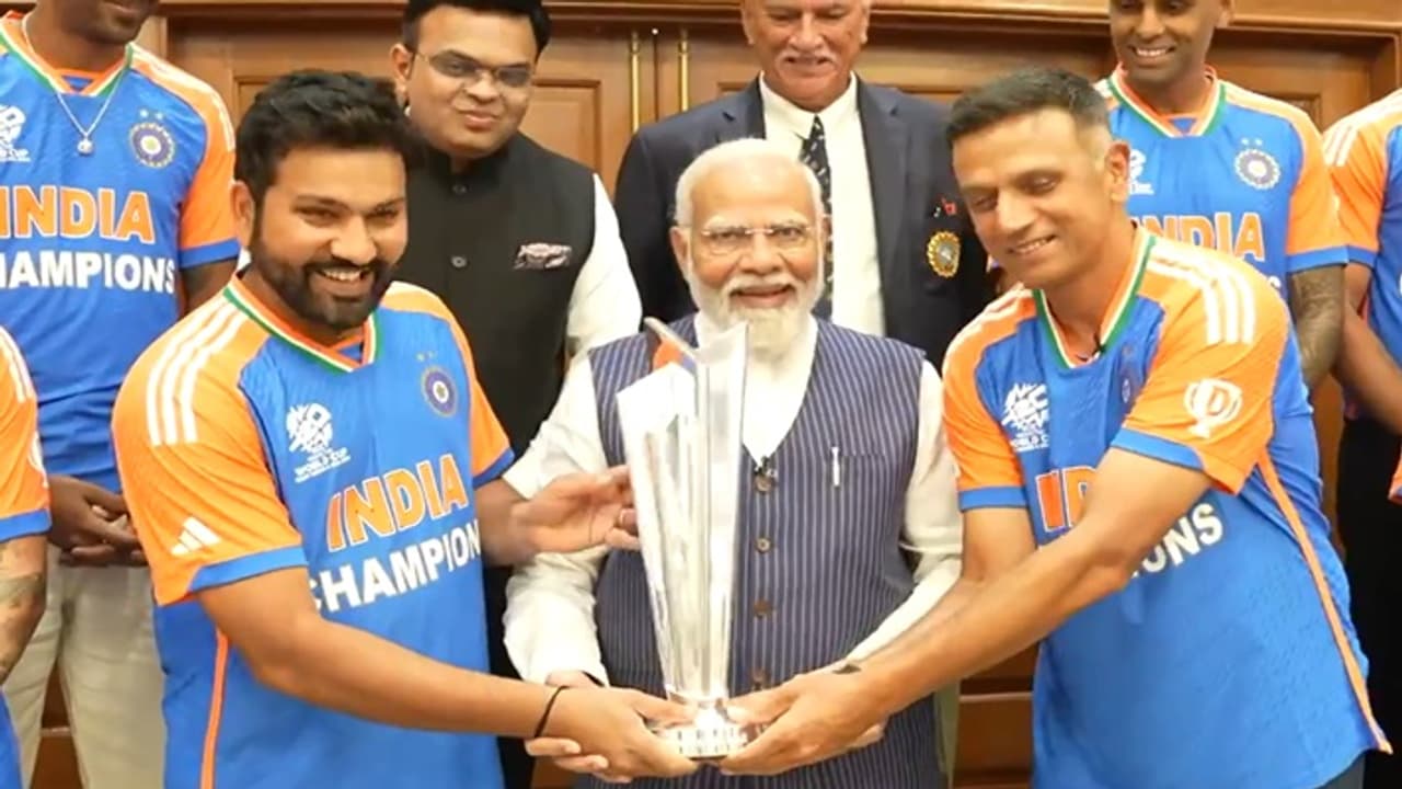 PM Narendra Modi With Rohit sharma