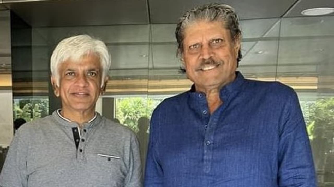 Arjuna Ranatunga With Kapil Dev Arjuna Ranatunga With Kapil Dev