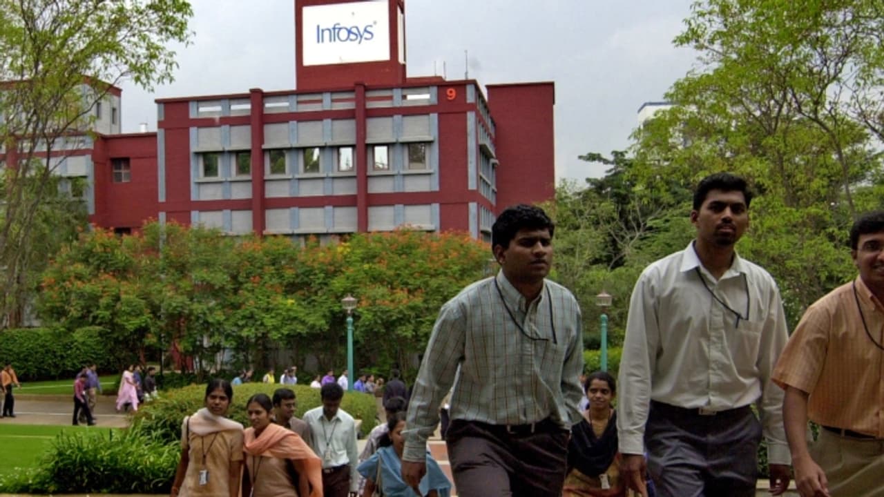 Infosys offer letters to 1000 engineering graduates Infosys offer letters to 1000 engineering graduates