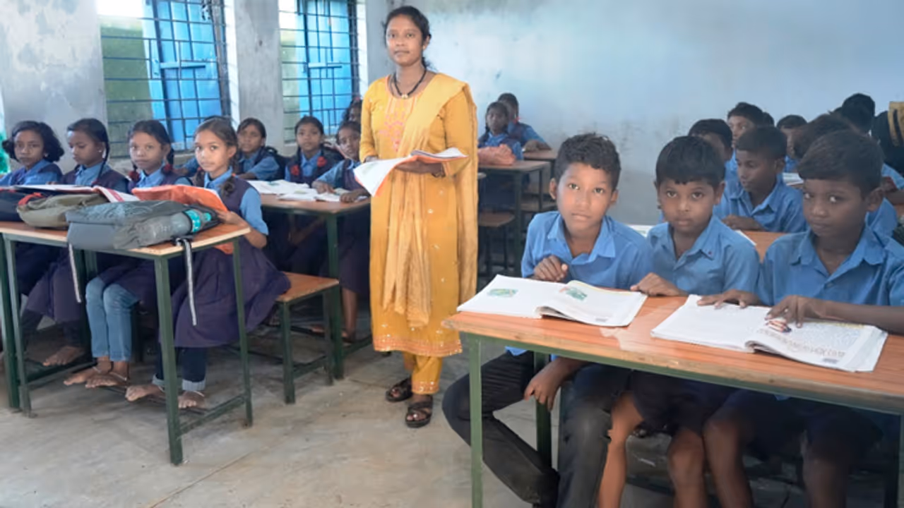 Teachers Day 2024 inspirational story of pahadi korwa mamta Teachers Day 2024 inspirational story of pahadi korwa mamta